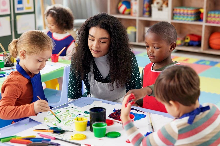 Unleash Their Inner Artist: The Vibrant Arts & Crafts Program at Our Daycare
